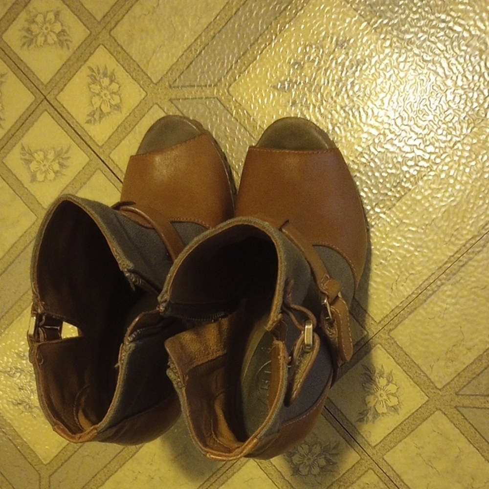 Tory Burch Brown Ankle Booties with Polished Leather